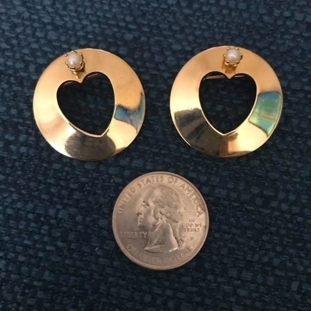Pair of Vintage Gold Heart & Pearl Brooches 💛💛